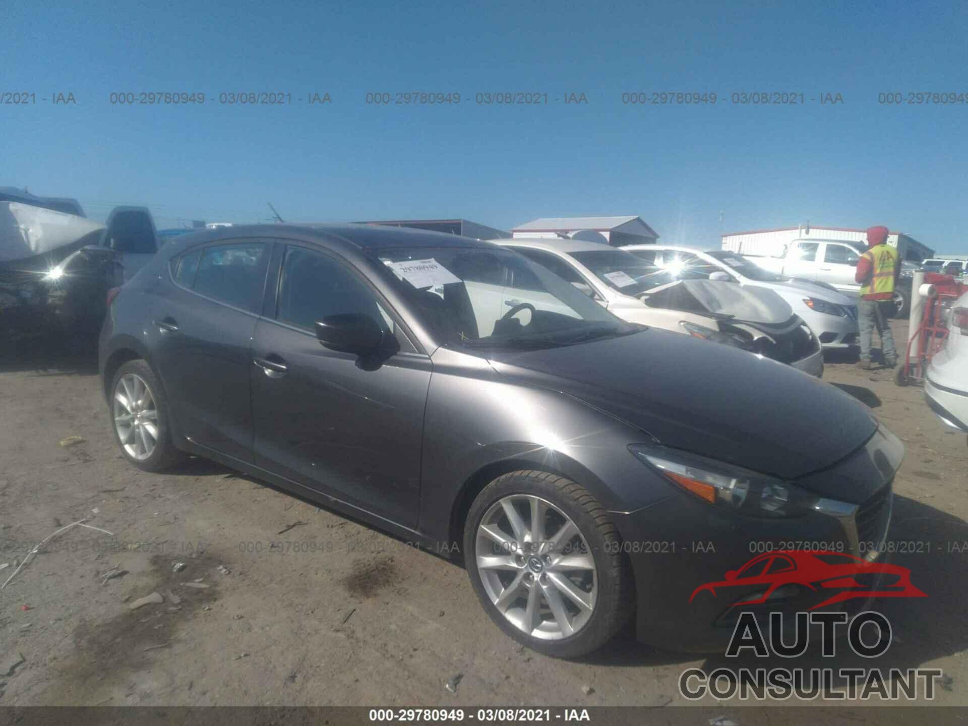 MAZDA MAZDA3 5-DOOR 2017 - JM1BN1L74H1127994