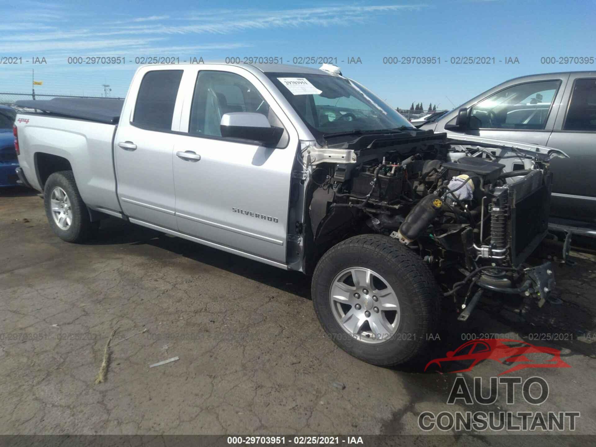 CHEVROLET SILVERADO 1500 2018 - 1GCVKREH7JZ366022