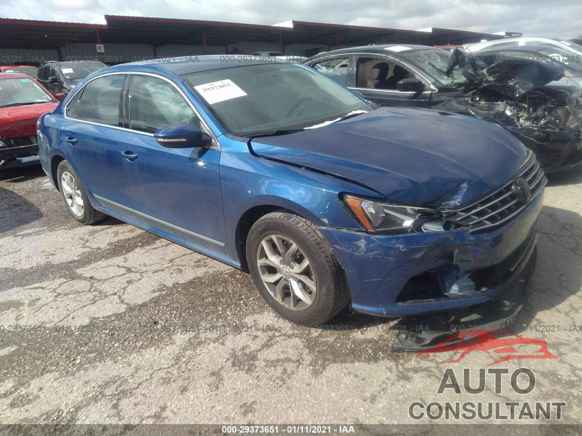 VOLKSWAGEN PASSAT 2017 - 1VWAT7A32HC002241