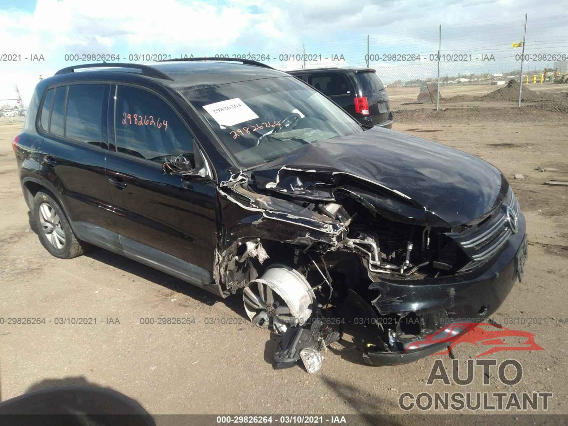 VOLKSWAGEN TIGUAN 2017 - WVGBV7AX5HK023770