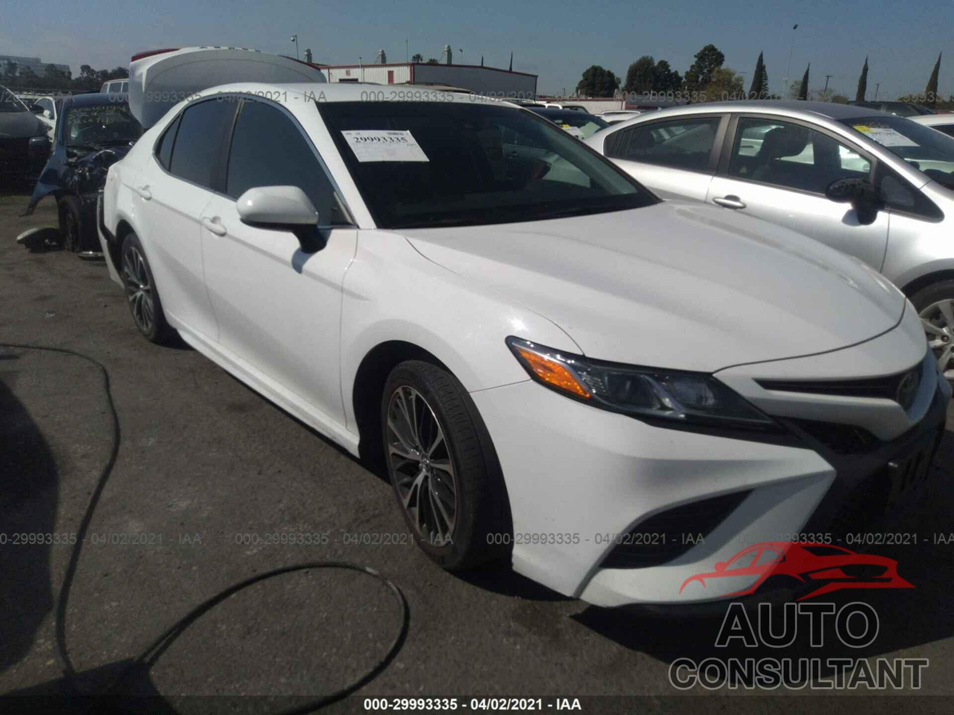 TOYOTA CAMRY 2018 - 4T1B11HK3JU647337
