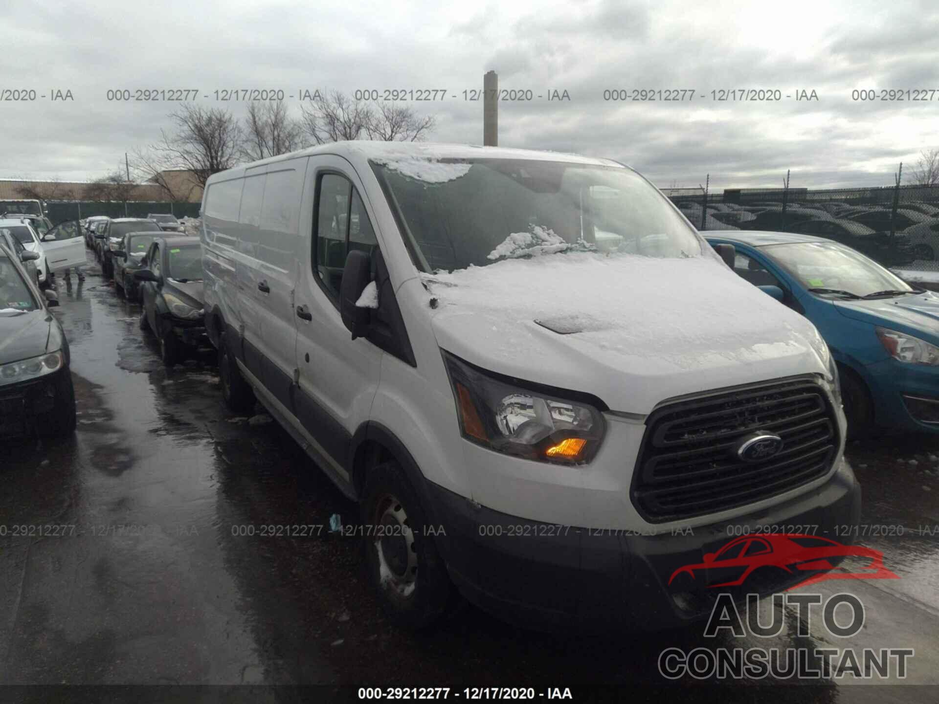 FORD TRANSIT VAN 2018 - 1FTYR2ZM1JKA01013