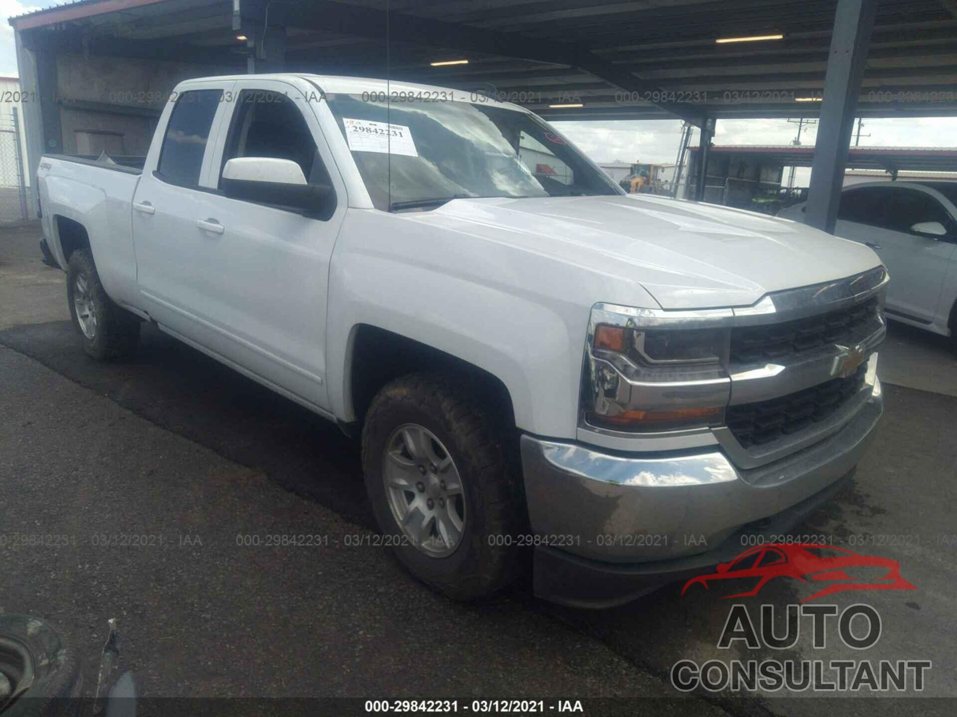 CHEVROLET SILVERADO 1500 2018 - 1GCVKREH5JZ364480