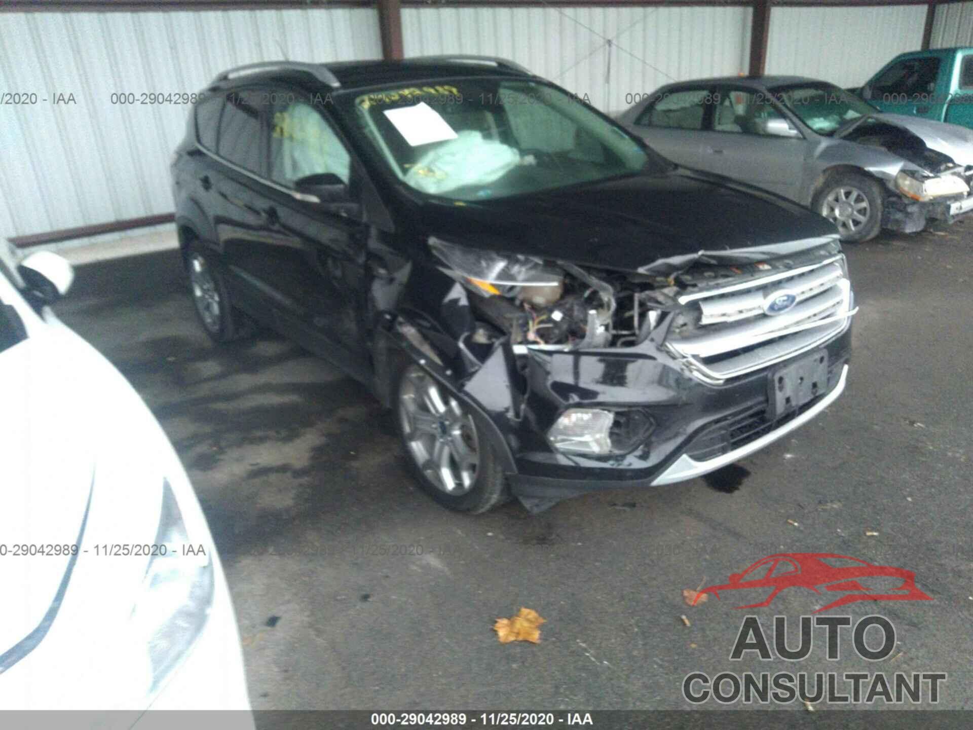 FORD ESCAPE 2017 - 1FMCU9J97HUB80354