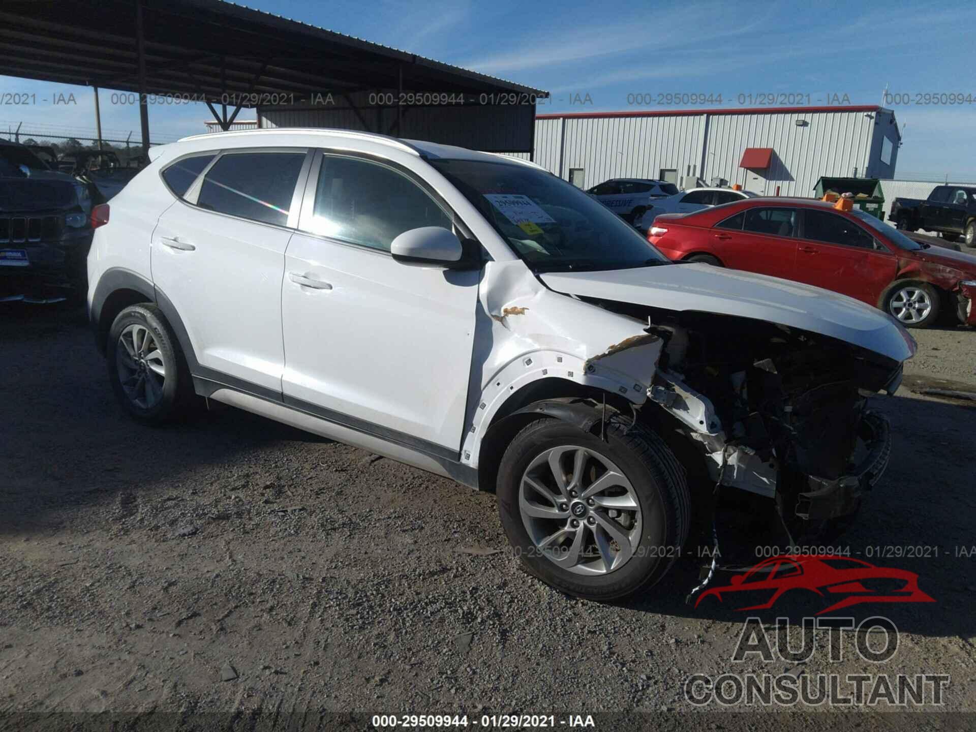 HYUNDAI TUCSON 2018 - KM8J3CA49JU674393