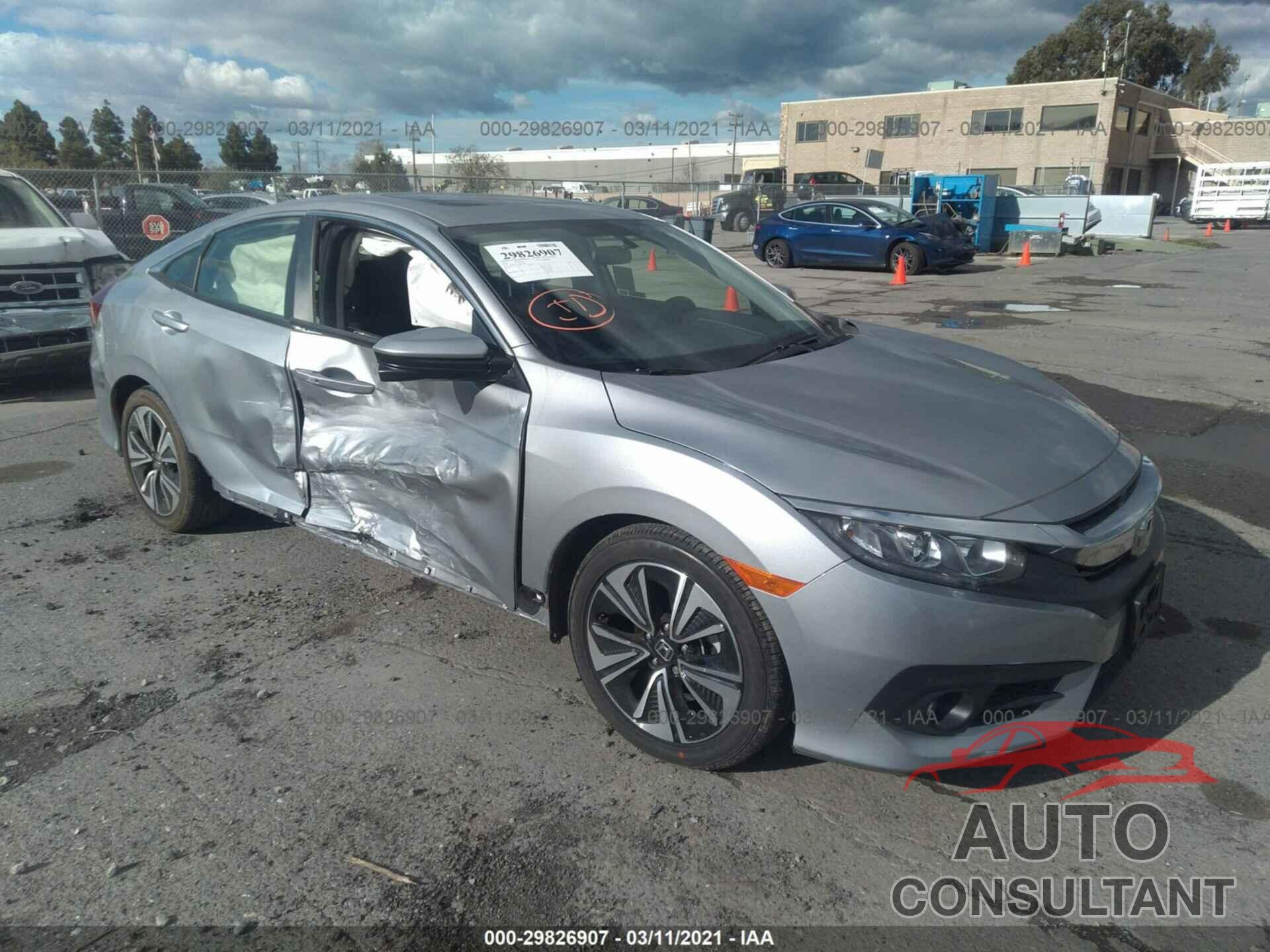 HONDA CIVIC SEDAN 2018 - JHMFC1F31JX035940