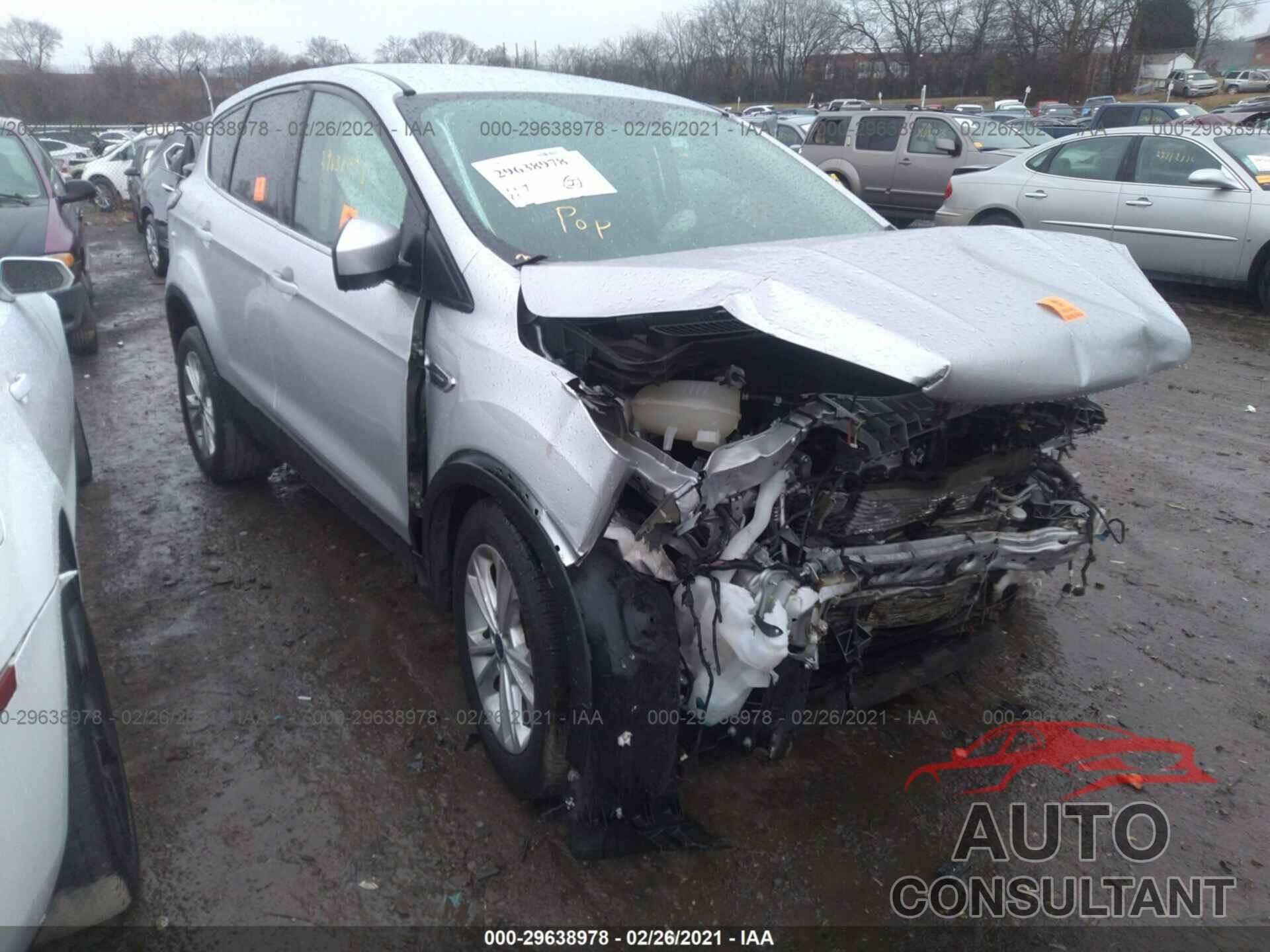 FORD ESCAPE 2017 - 1FMCU0GD5HUC06845