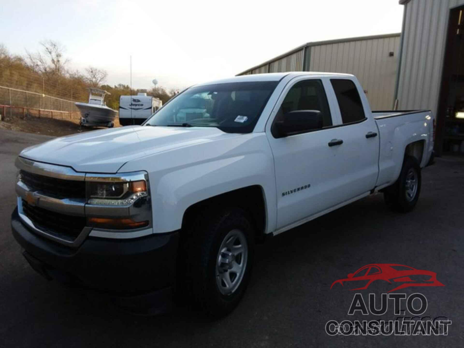 CHEVROLET SILVERADO 1500 2018 - 1GCRCNEC0JZ294186