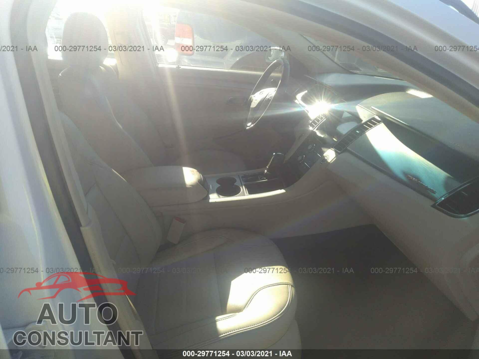 FORD TAURUS 2018 - 1FAHP2E85JG122957