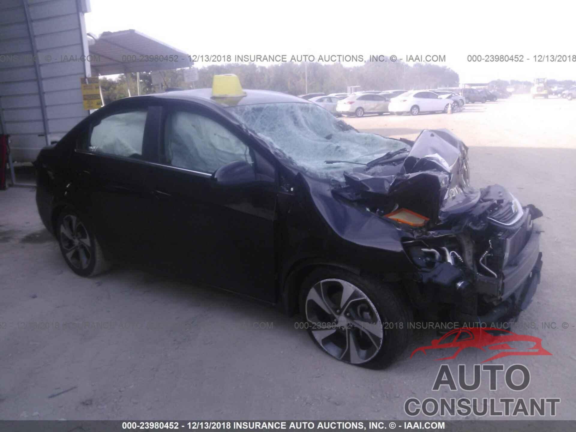 CHEVROLET SONIC 2017 - 1G1JF5SB1H4115105