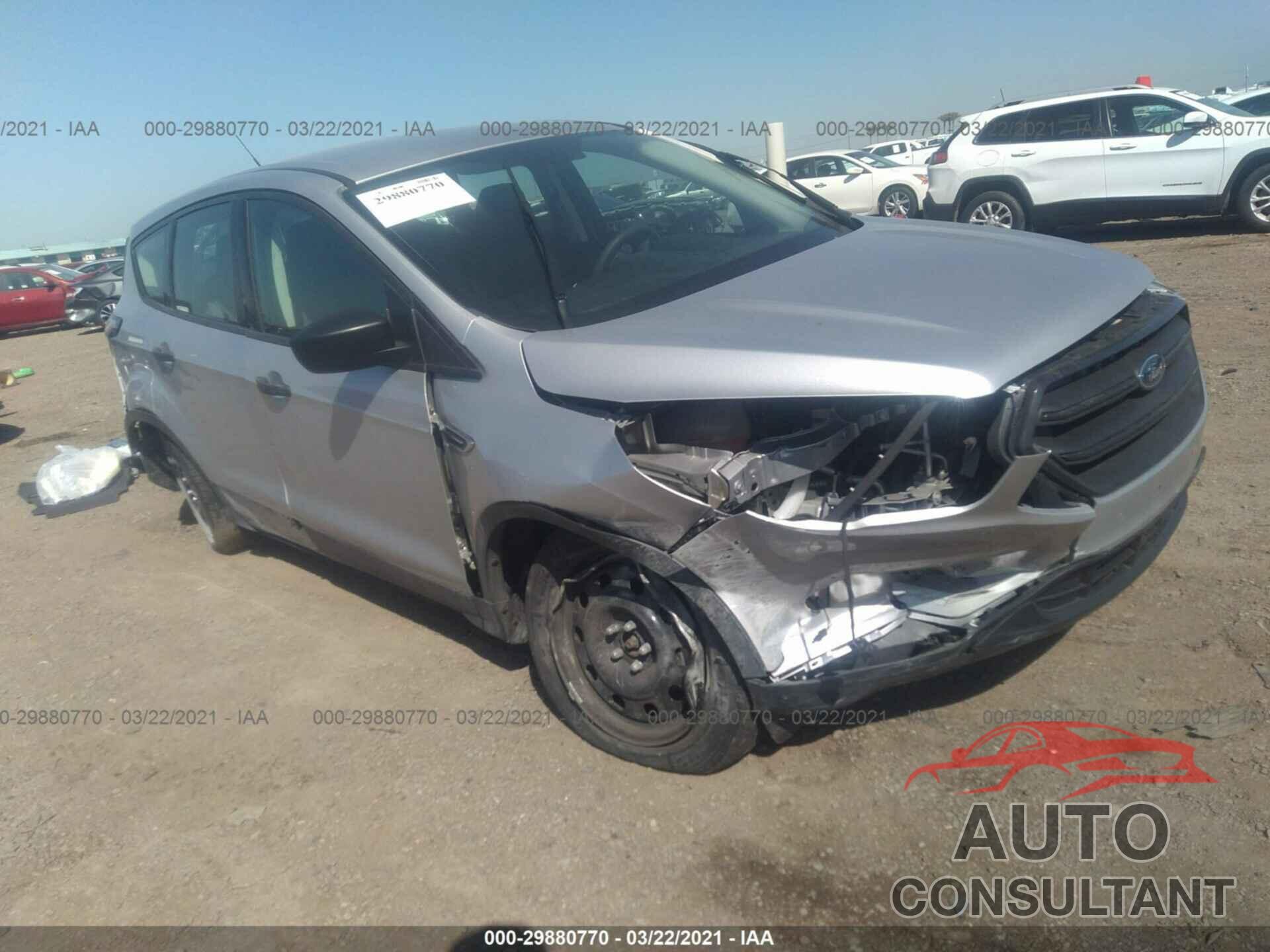 FORD ESCAPE 2017 - 1FMCU0F71HUE16452