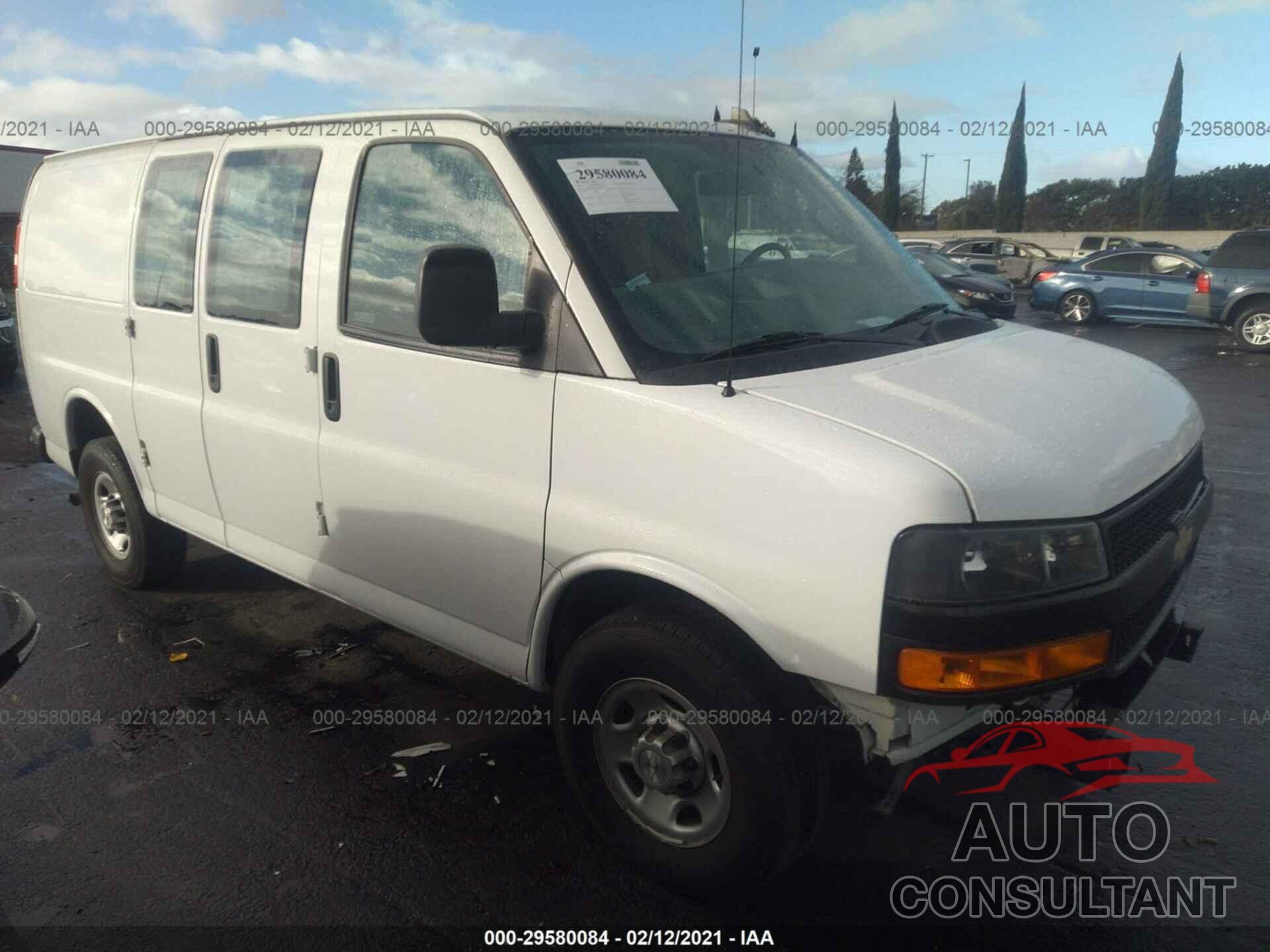 CHEVROLET EXPRESS CARGO VAN 2018 - 1GCWGAFG2J1324854