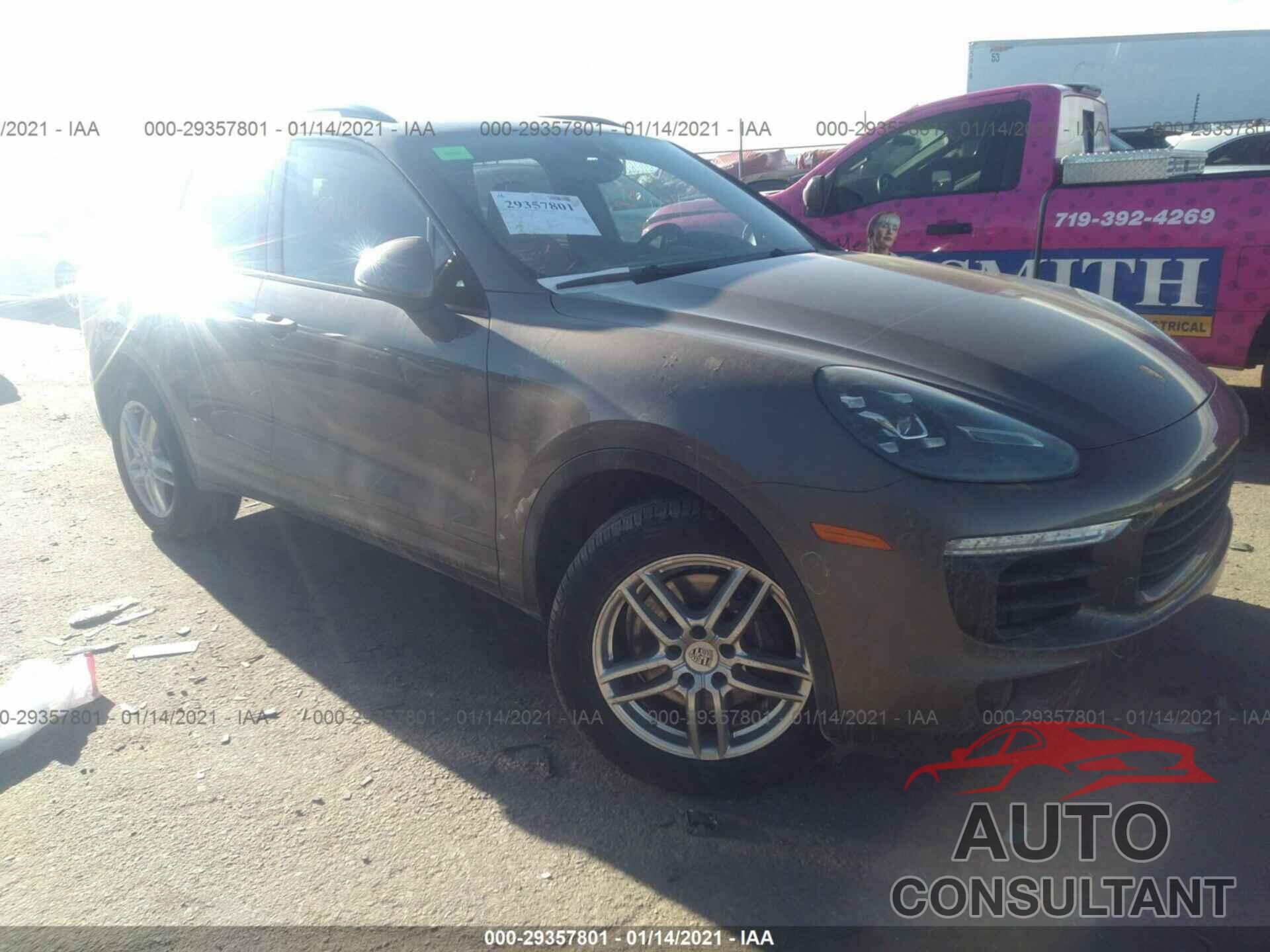 PORSCHE CAYENNE 2016 - WP1AA2A28GKA15887