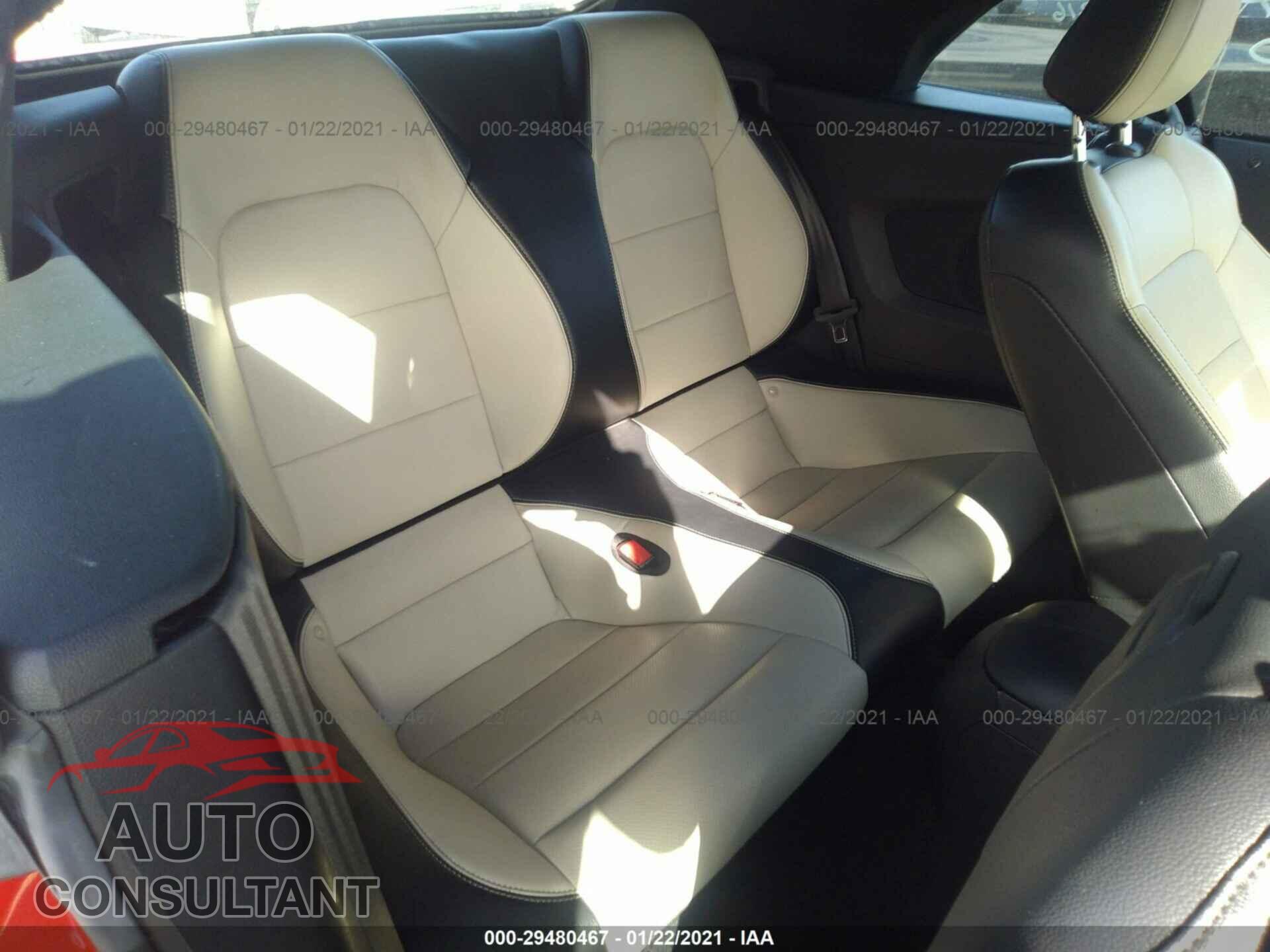 FORD MUSTANG 2020 - 1FATP8UH3L5119701