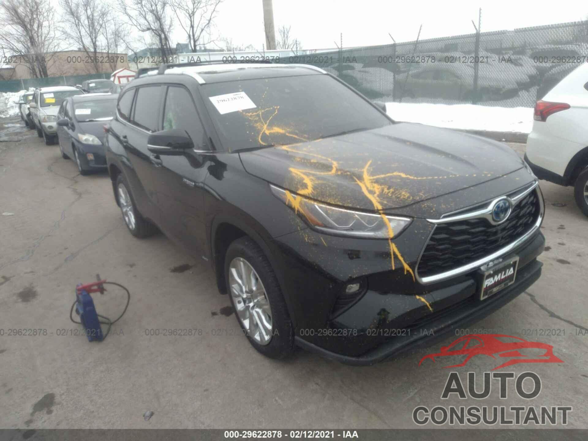 TOYOTA HIGHLANDER 2021 - 5TDXBRCHXMS022637