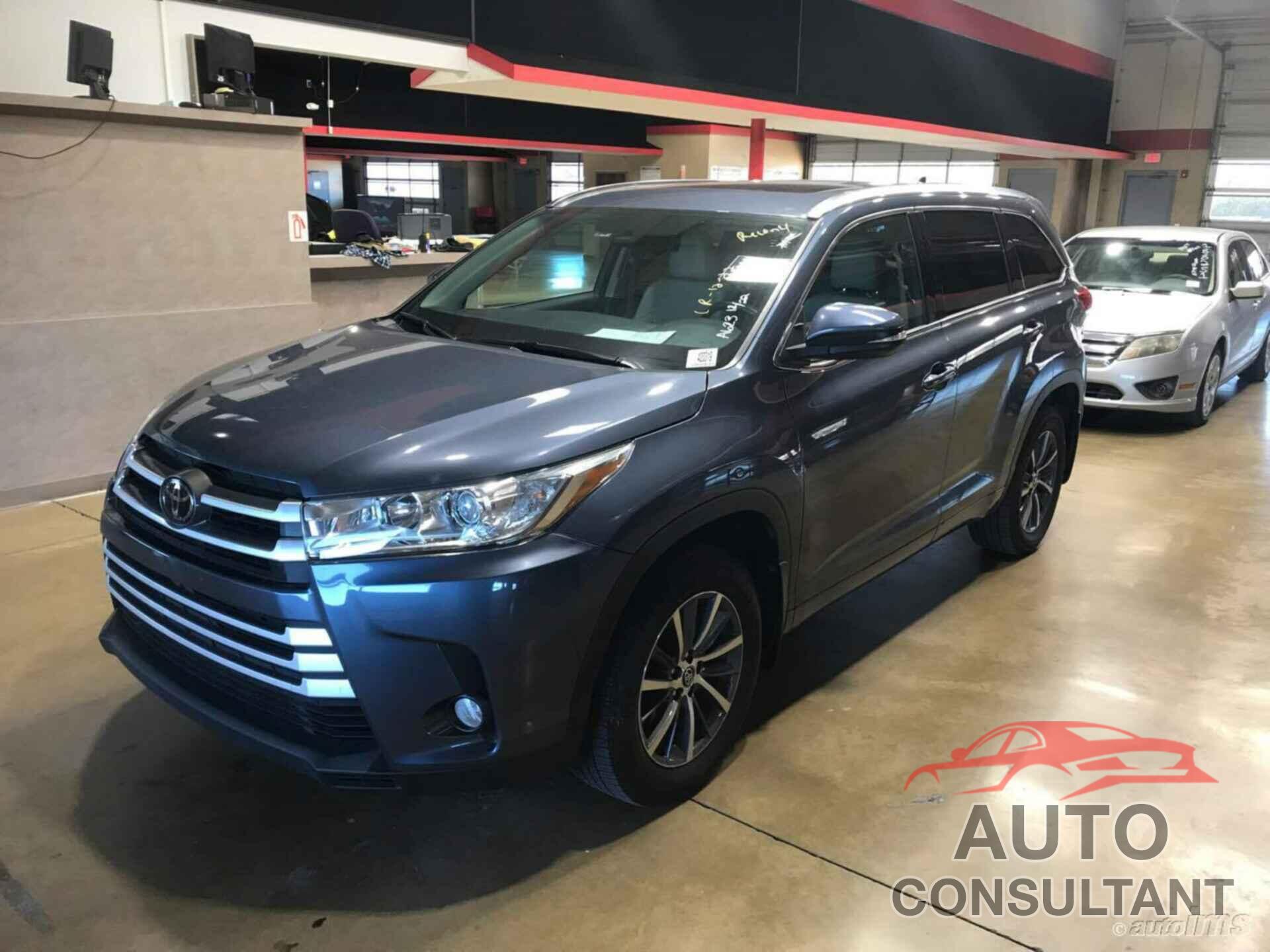 TOYOTA HIGHLANDER 2018 - 5TDJZRFH0JS850219