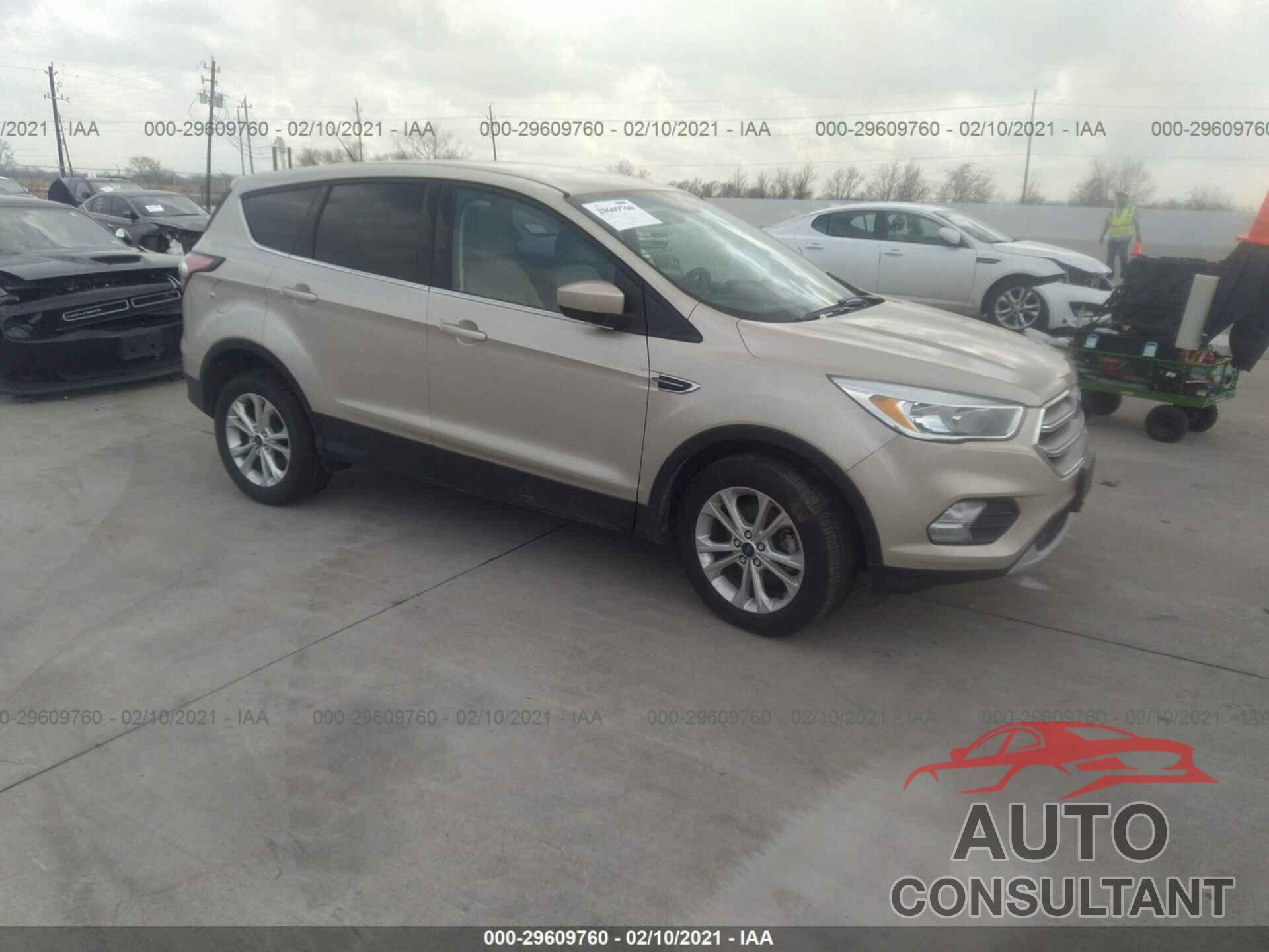 FORD ESCAPE 2017 - 1FMCU0GD0HUC28039