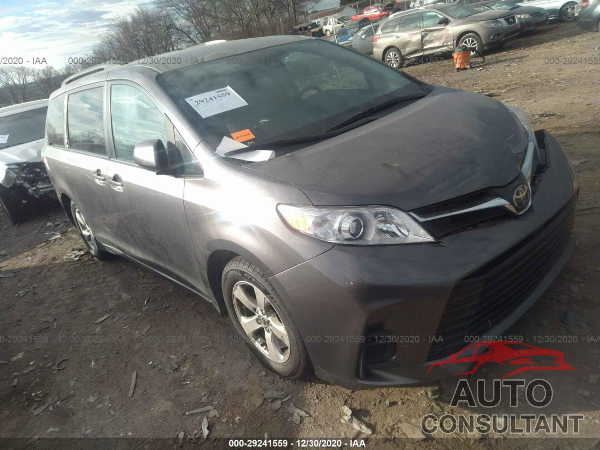 TOYOTA SIENNA 2018 - 5TDKZ3DC9JS946472