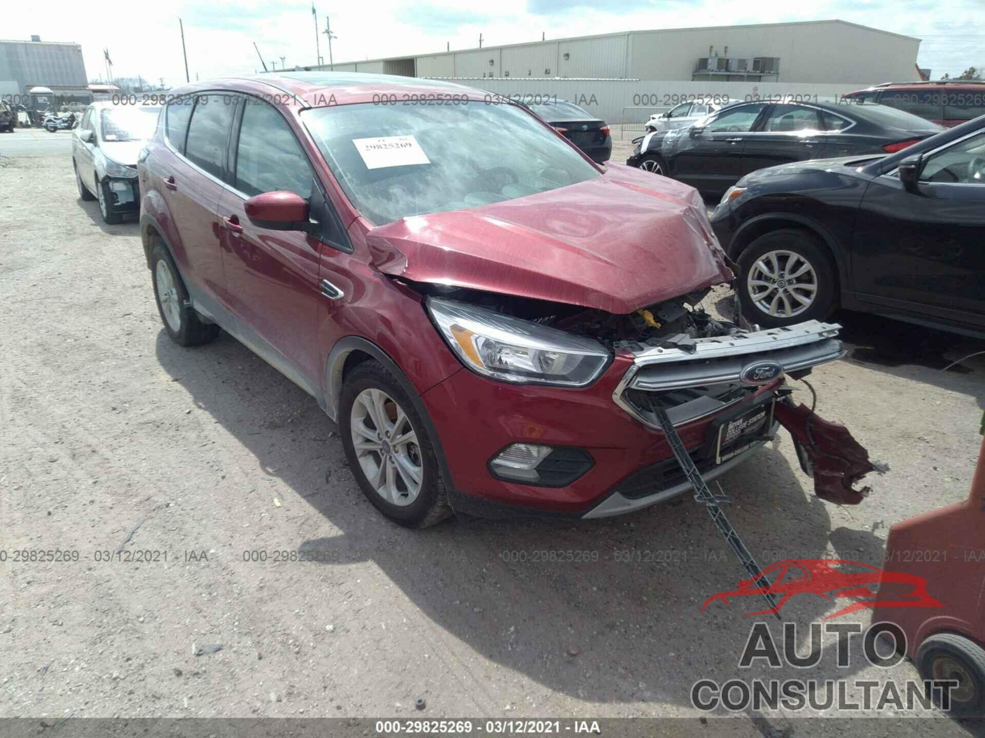FORD ESCAPE 2017 - 1FMCU0G91HUC81540