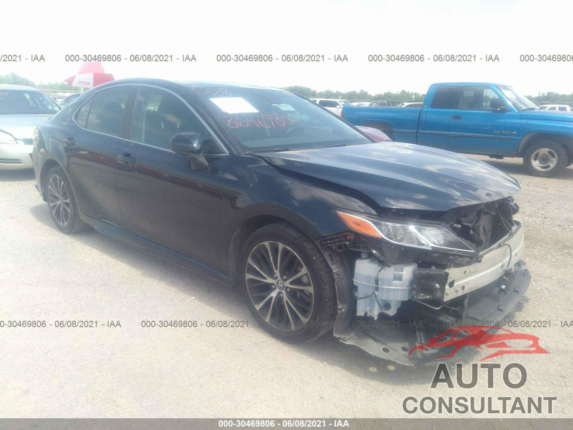 TOYOTA CAMRY 2018 - 4T1B11HK0JU634111