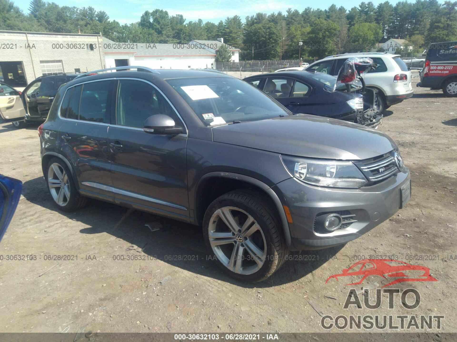 VOLKSWAGEN TIGUAN 2016 - WVGAV7AX8GW060864