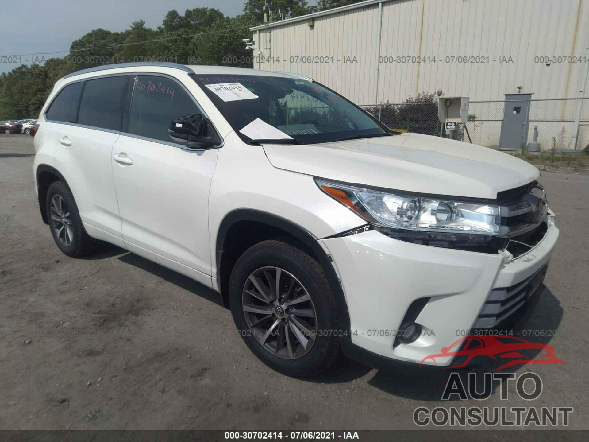 TOYOTA HIGHLANDER 2018 - 5TDJZRFH4JS529624