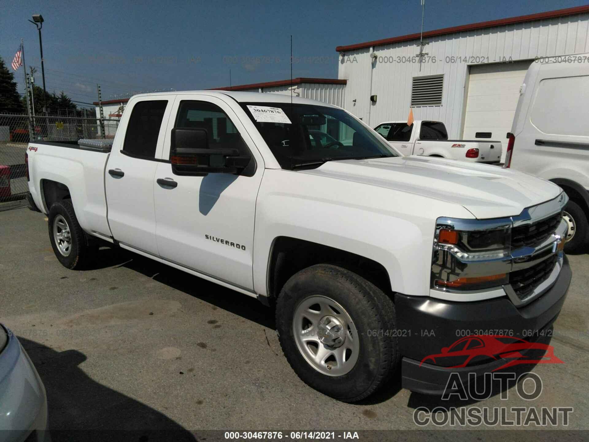 CHEVROLET SILVERADO 1500 2018 - 1GCVKNEC5JZ299160