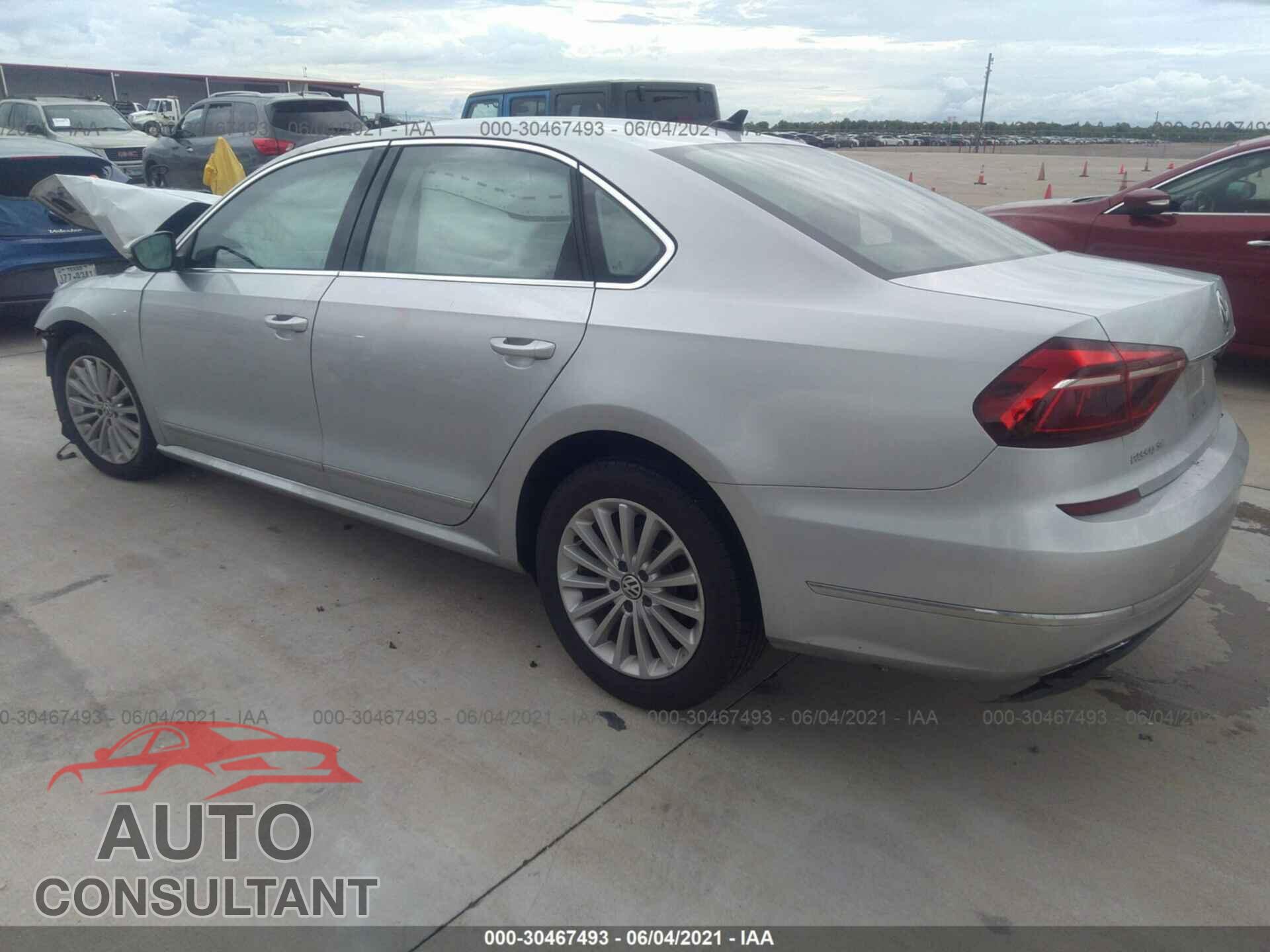 VOLKSWAGEN PASSAT 2017 - 1VWBT7A30HC042077