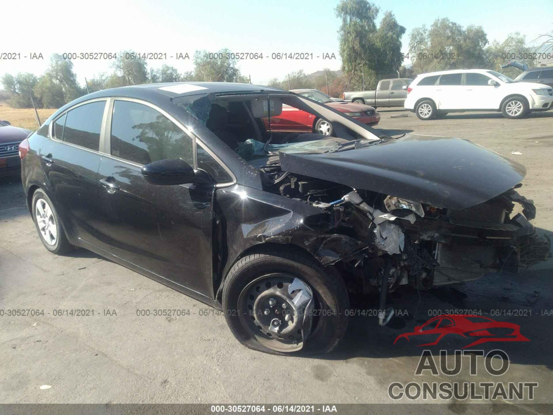 KIA FORTE 2018 - 3KPFK4A70JE245963