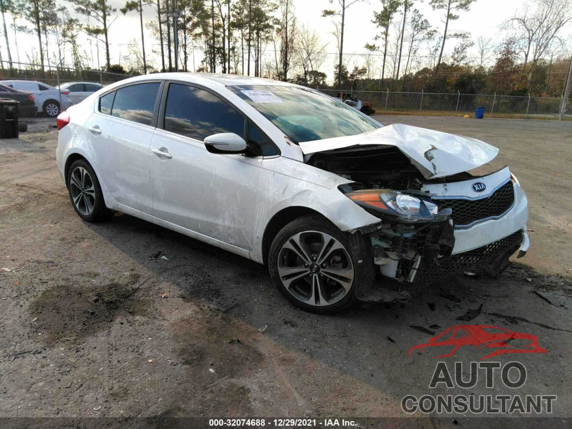 KIA FORTE 2016 - KNAFX4A8XG5519035