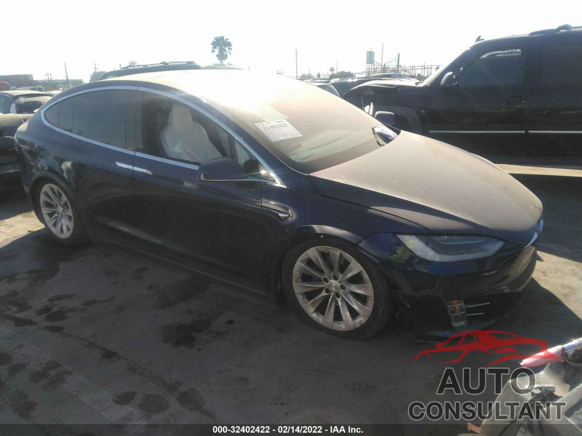 TESLA MODEL X 2018 - 5YJXCAE20JF090582