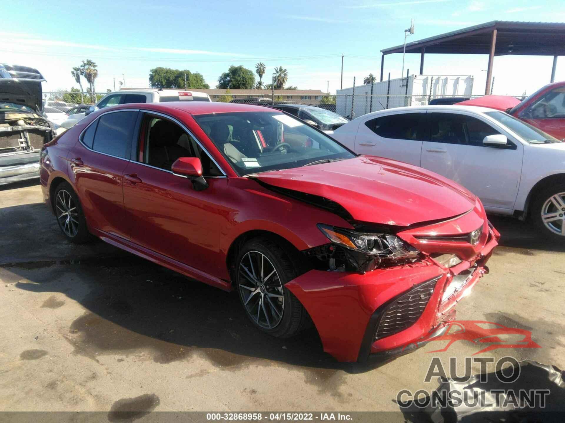 TOYOTA CAMRY 2022 - 4T1G11AKXNU004456
