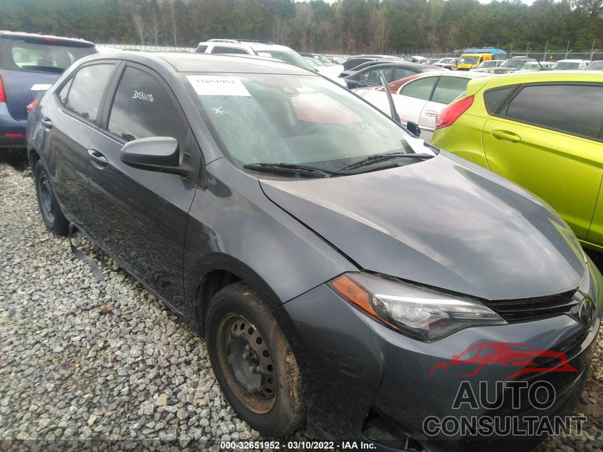 TOYOTA COROLLA 2018 - 5YFBURHE2JP826857
