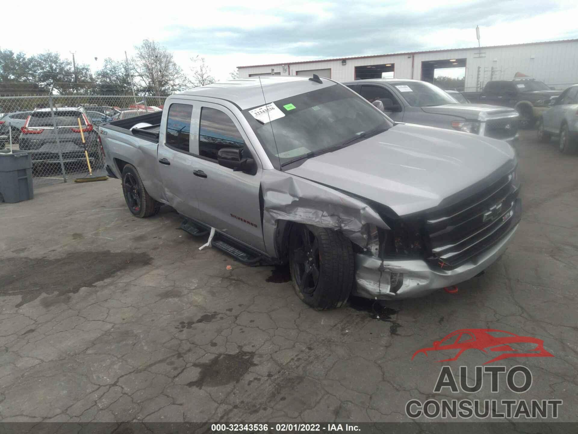 CHEVROLET SILVERADO 1500 2018 - 1GCVKREC1JZ345378