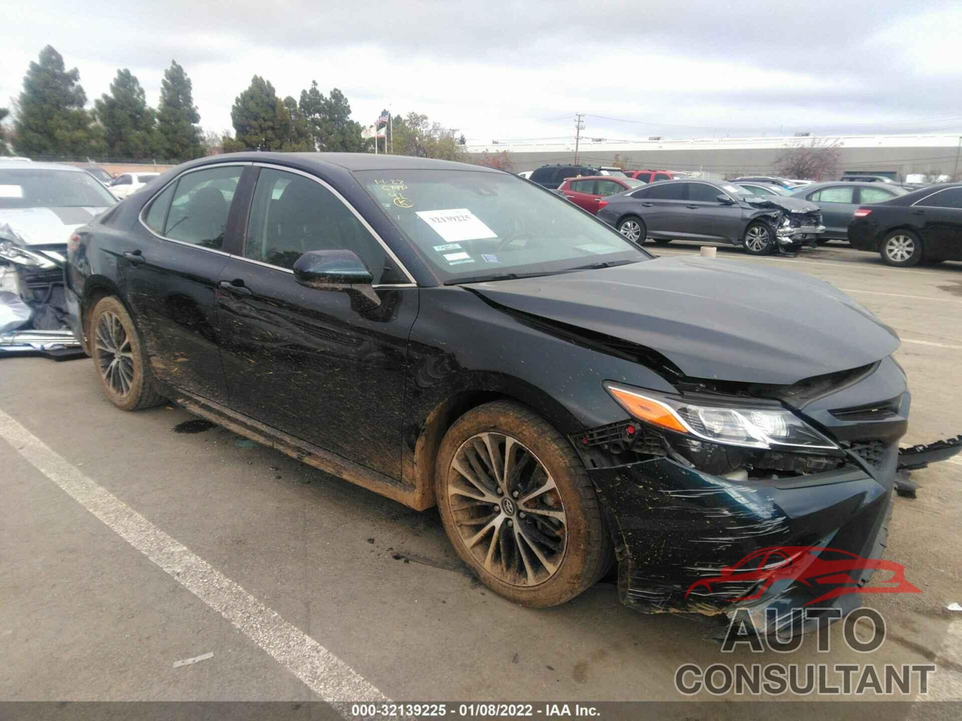 TOYOTA CAMRY 2018 - 4T1B11HK7JU571198