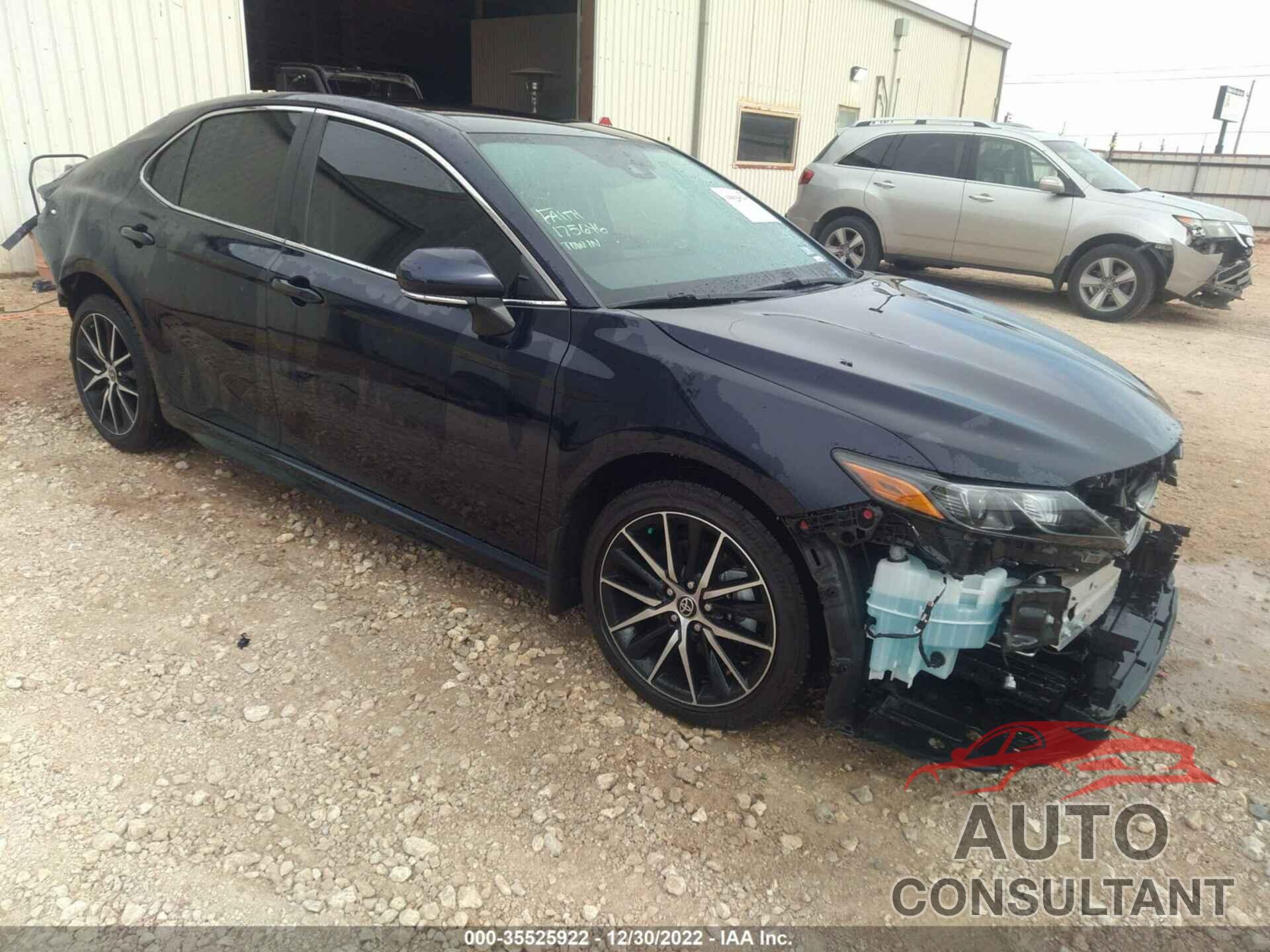 TOYOTA CAMRY 2022 - 4T1T11AK5NU628714