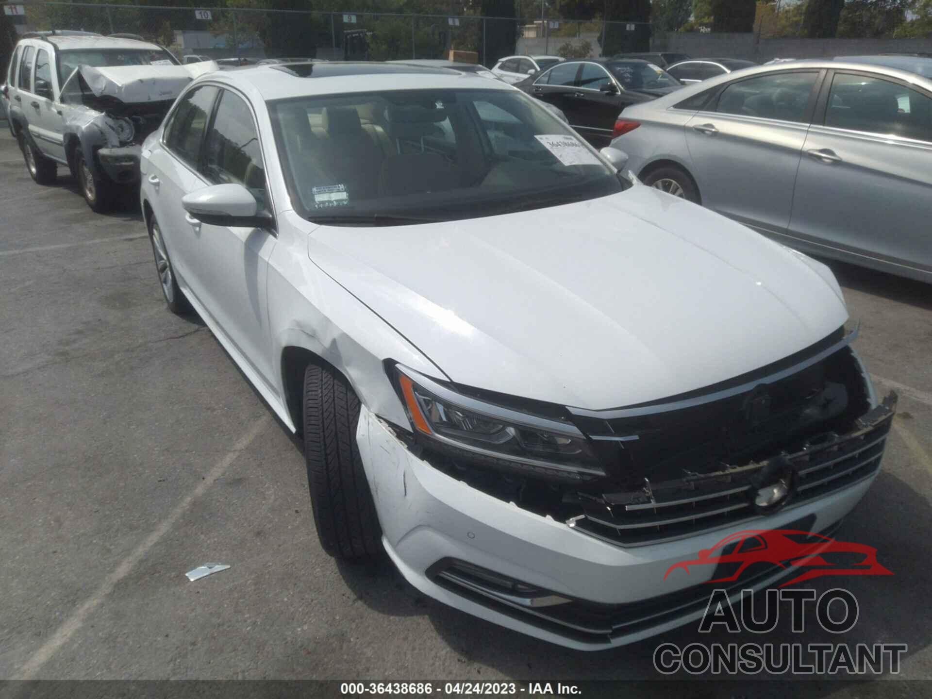 VOLKSWAGEN PASSAT 2018 - 1VWBA7A37JC013672