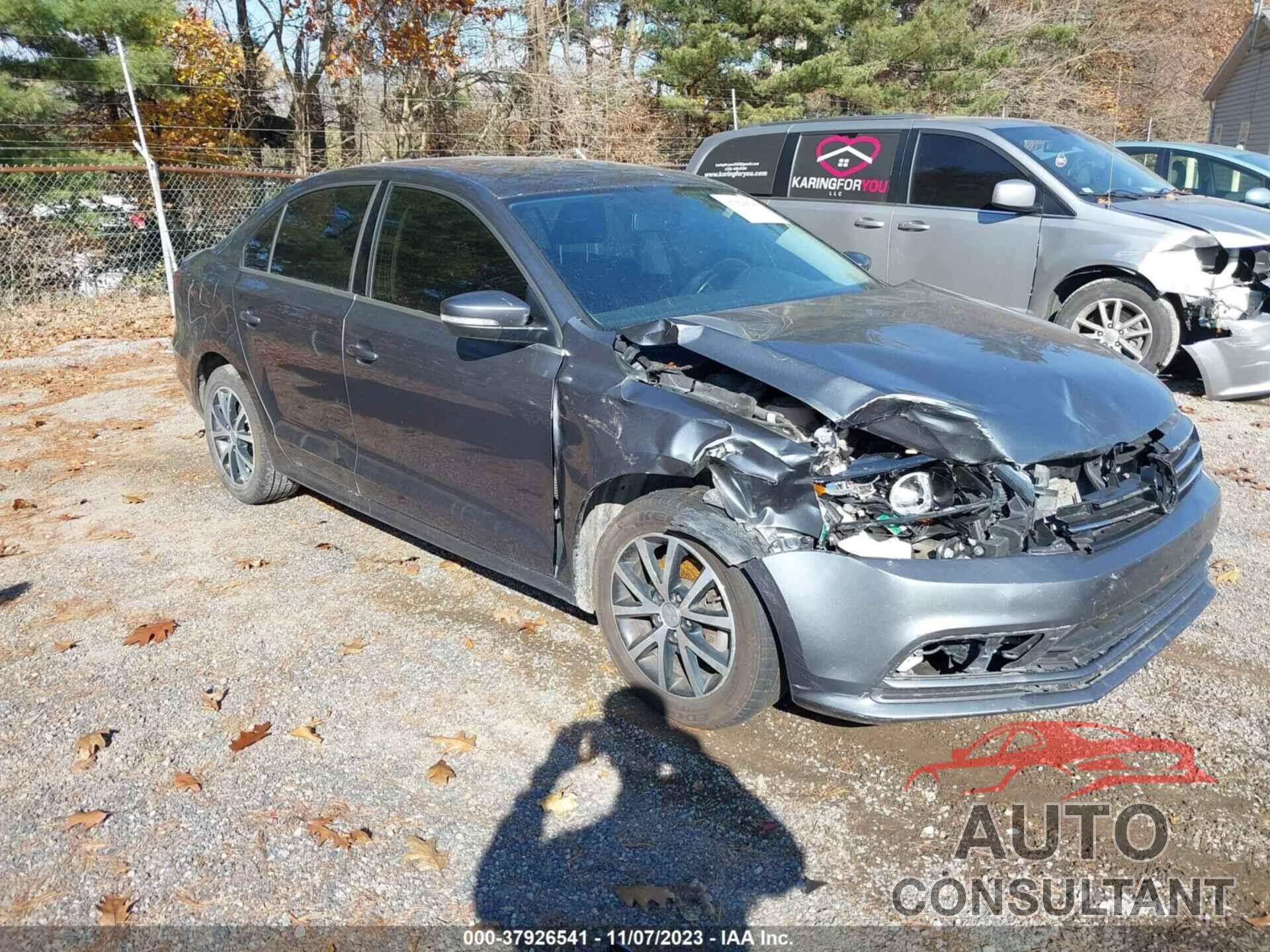 VOLKSWAGEN JETTA 2018 - 3VWDB7AJ5JM240460