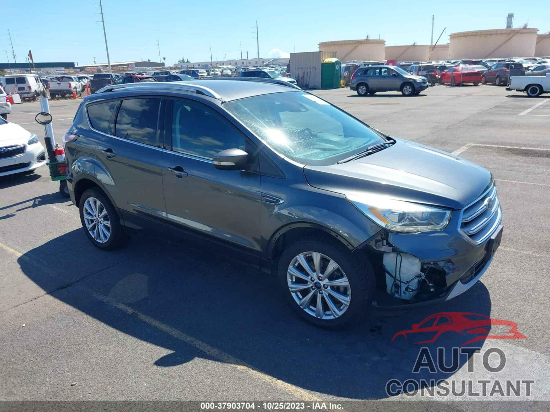 FORD ESCAPE 2017 - 1FMCU9J95HUC96197