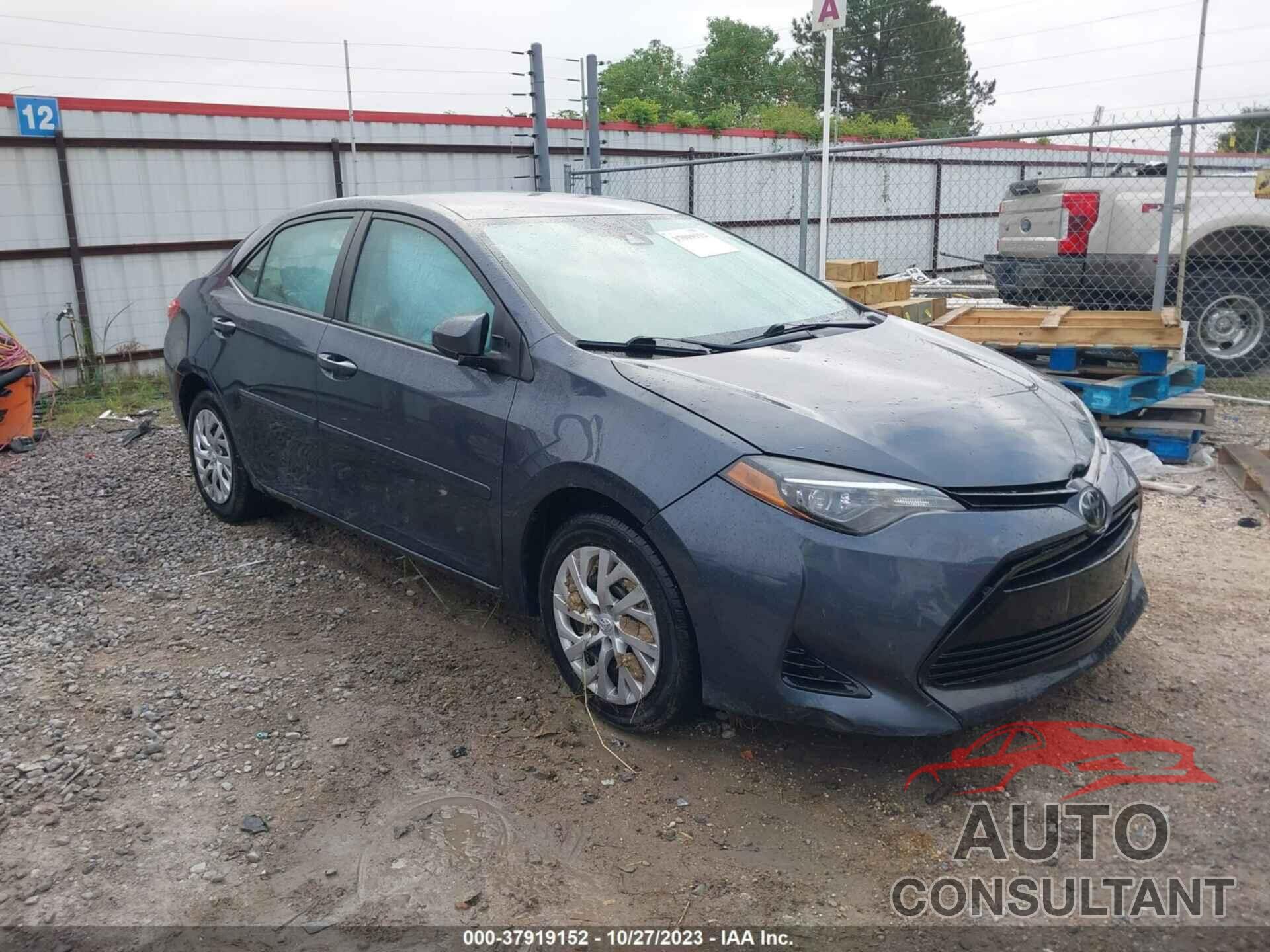 TOYOTA COROLLA 2018 - 5YFBURHE0JP745274