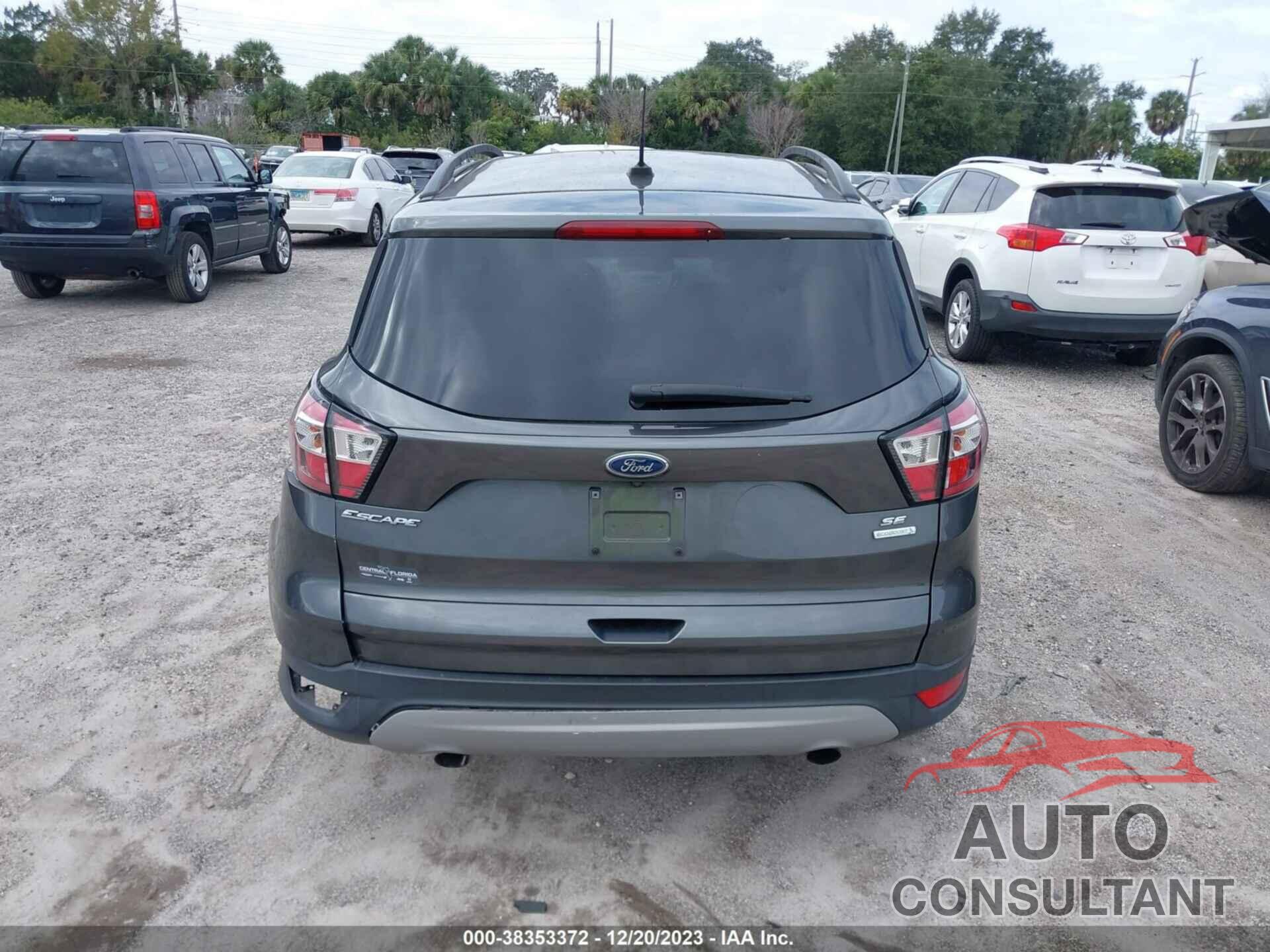 FORD ESCAPE 2018 - 1FMCU0G92JUC20820