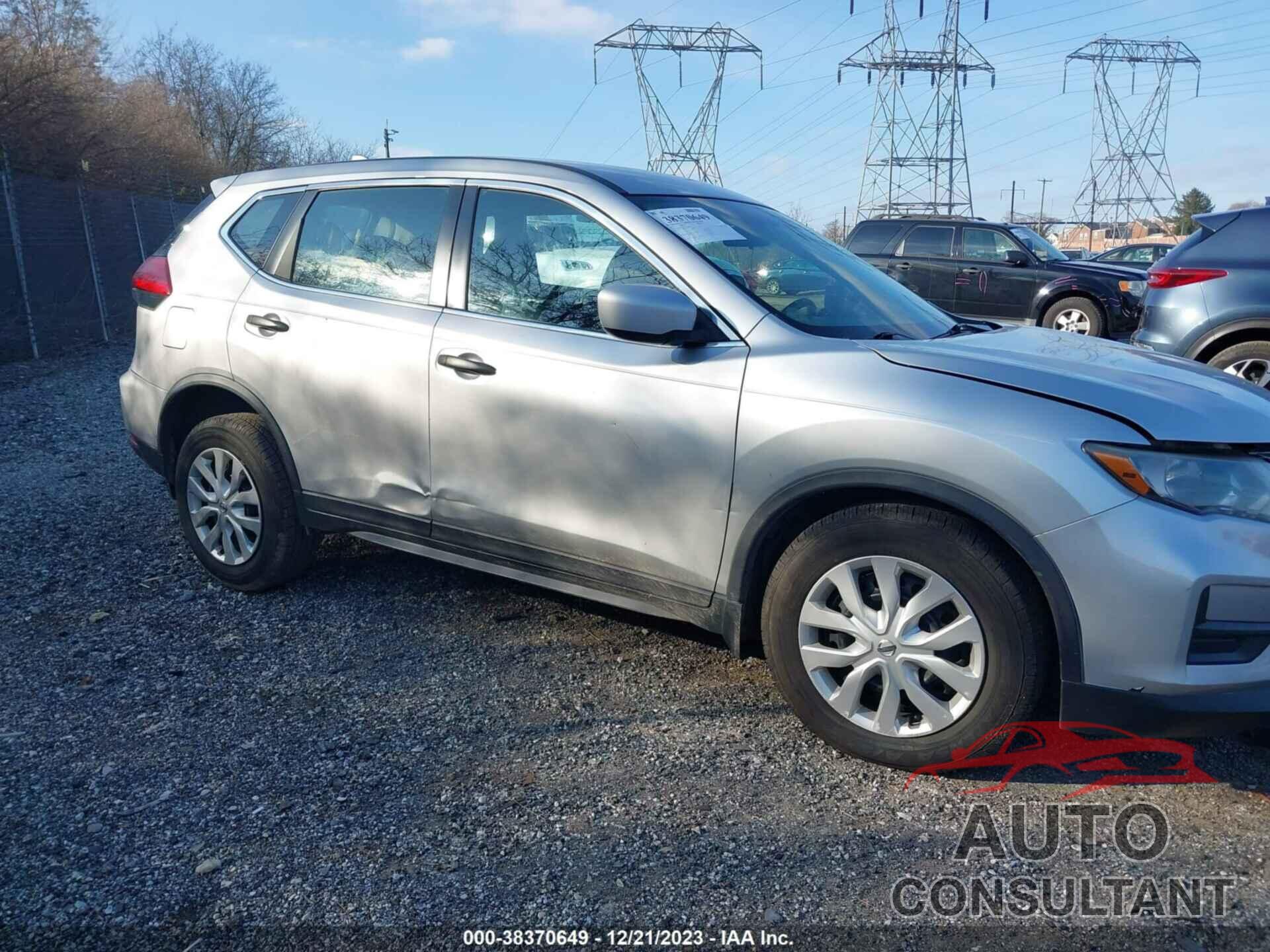 NISSAN ROGUE 2017 - KNMAT2MV2HP617898