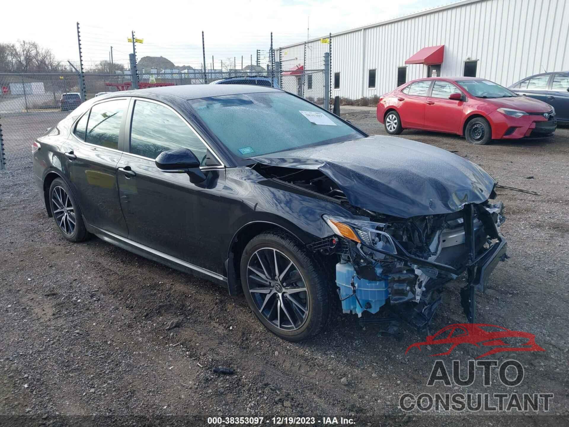 TOYOTA CAMRY 2023 - 4T1G11BK5PU079325