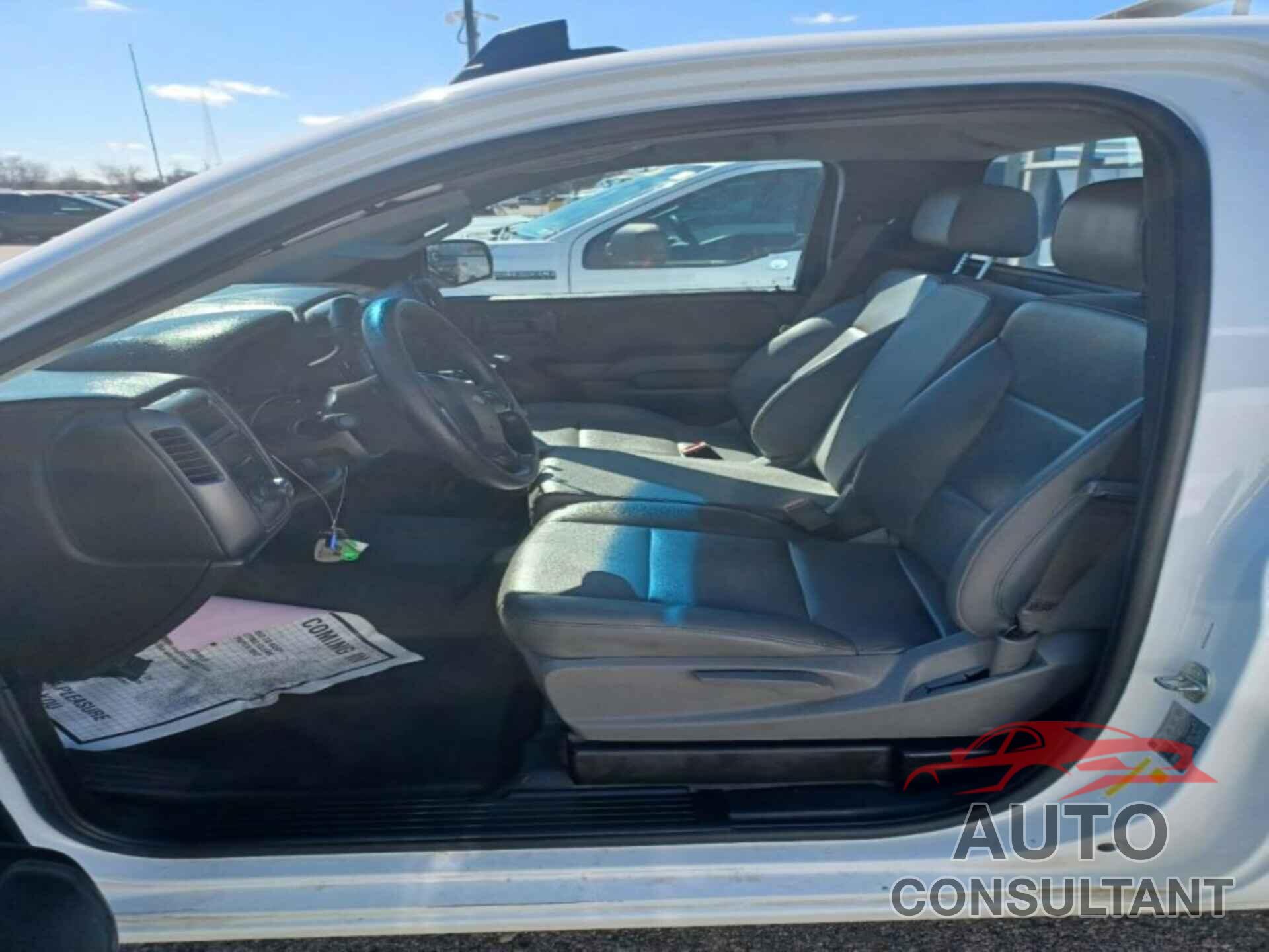 CHEVROLET SILVERADO 1500 2018 - 1GCNCNEHXJZ344599