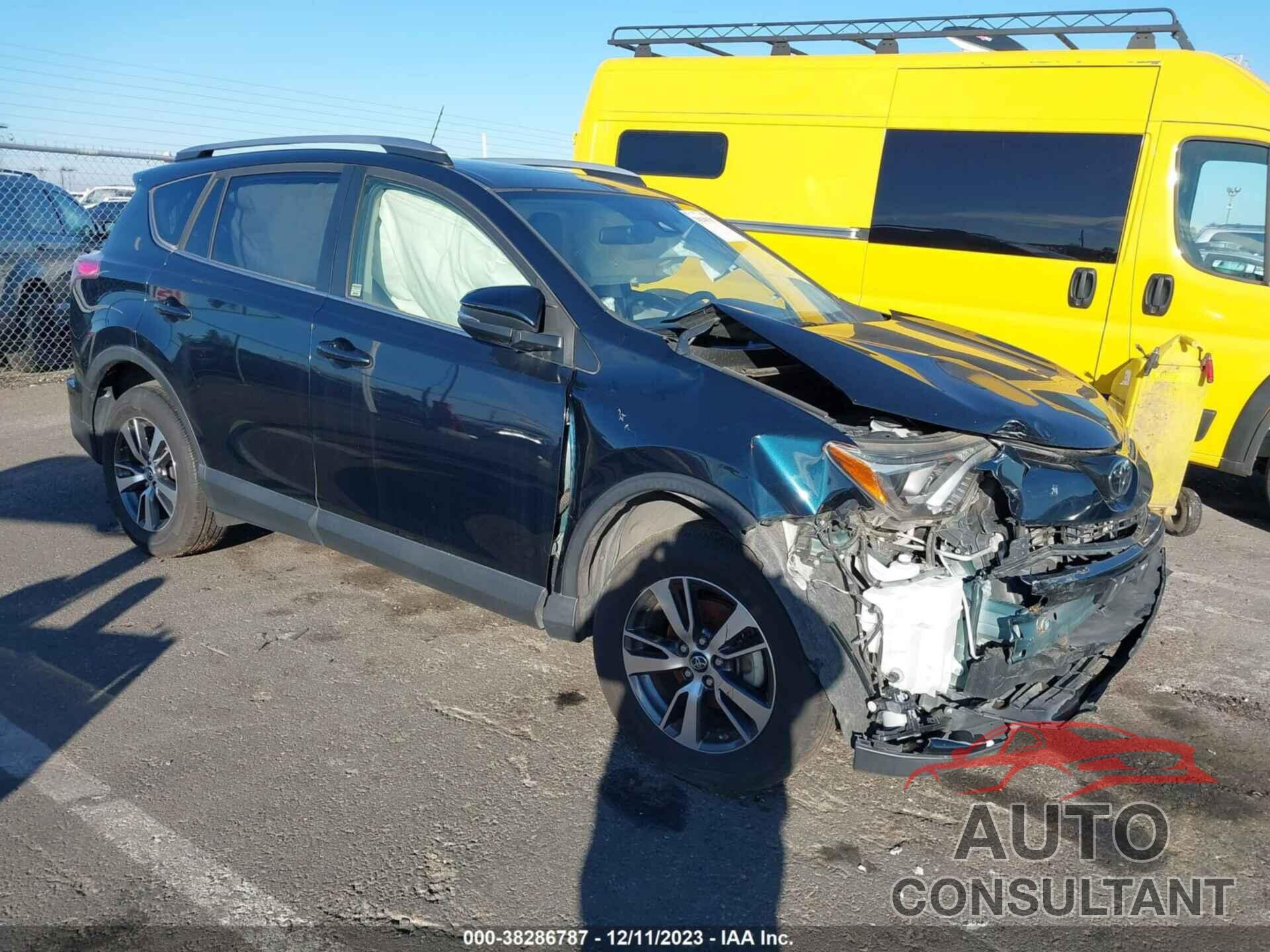 TOYOTA RAV4 2018 - JTMRFREVXJJ239646
