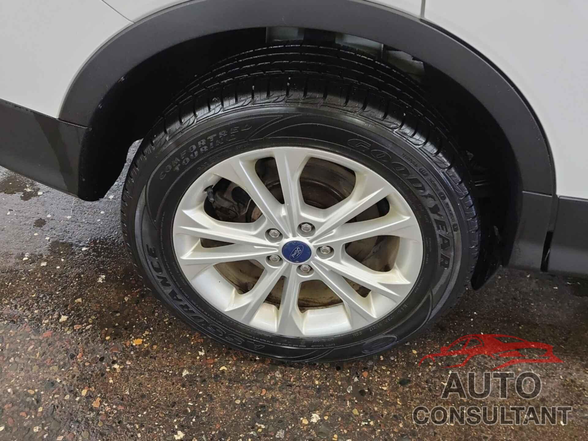 FORD ESCAPE 2017 - 1FMCU9GD7HUB90944