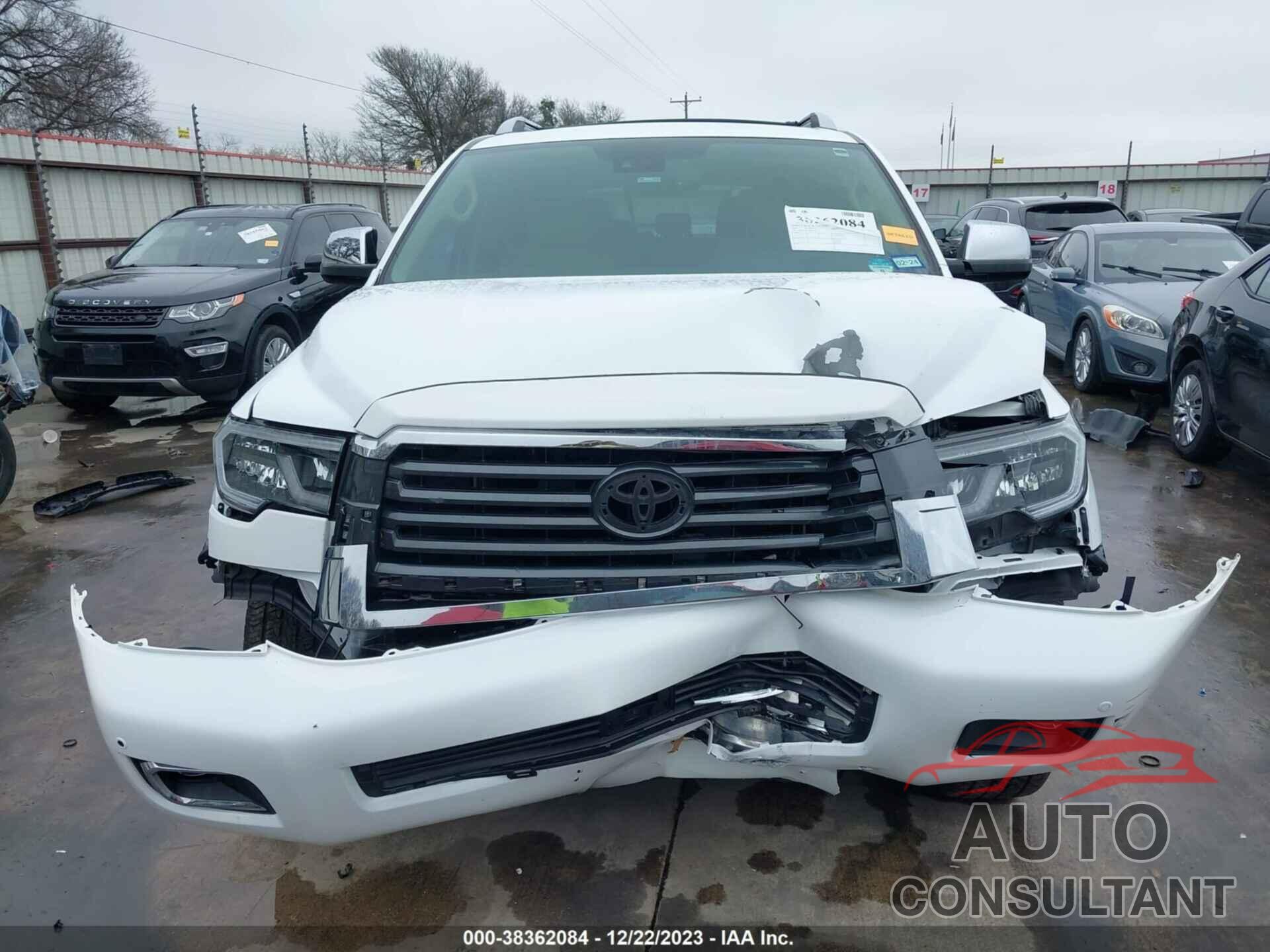 TOYOTA SEQUOIA 2018 - 5TDKY5G10JS071484