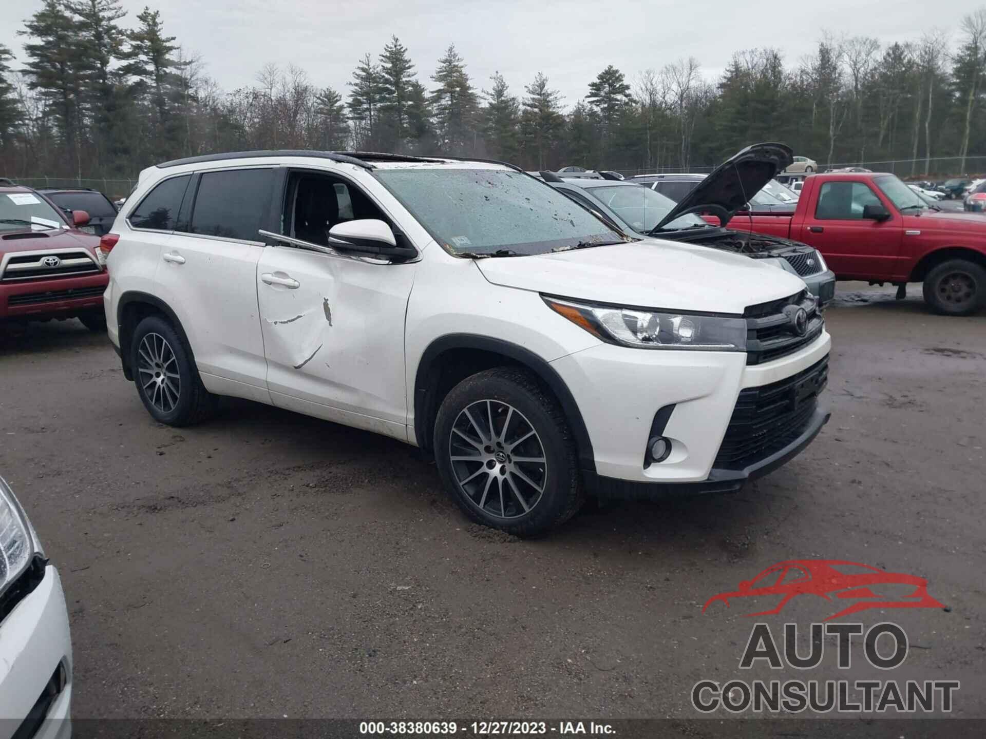 TOYOTA HIGHLANDER 2018 - 5TDJZRFH4JS489352