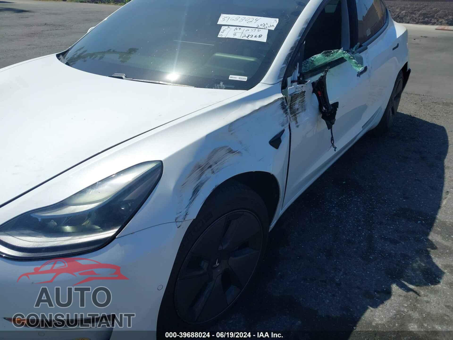 TESLA MODEL 3 2021 - 5YJ3E1EA5MF071126