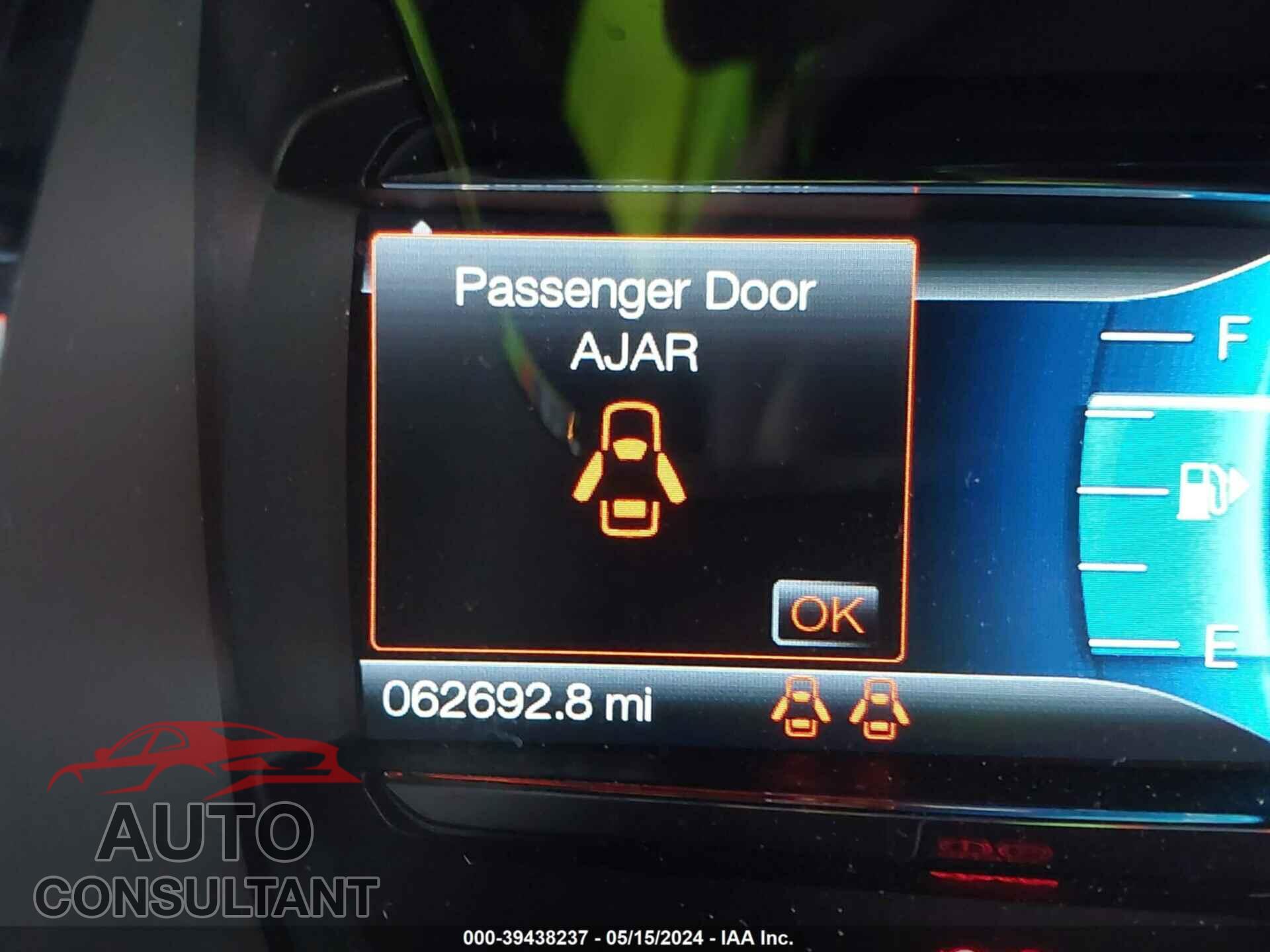 FORD TAURUS 2018 - 1FAHP2E85JG123039